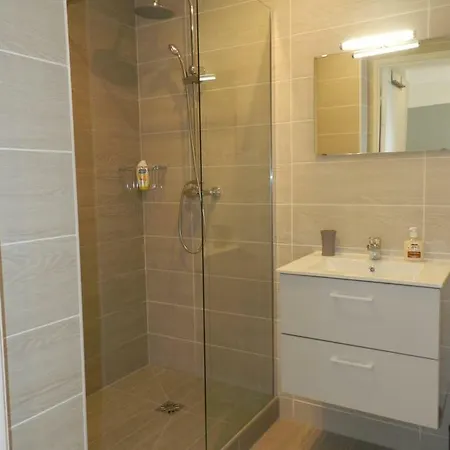 Beautiful 1 Bedroom Flat Ницца