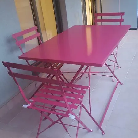 Beautiful 1 Bedroom Flat Apartment