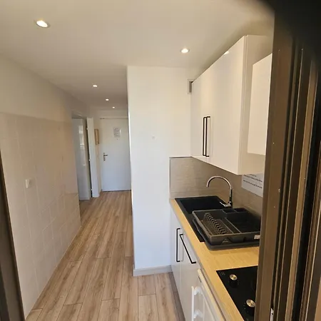 דירה Beautiful 1 Bedroom Flat *